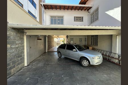 Casa à venda com 348m², 5 quartos e 6 vagas