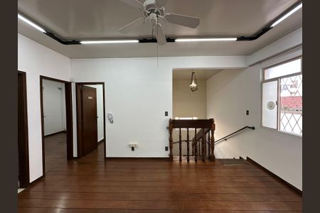 Casa à venda com 348m², 5 quartos e 6 vagas