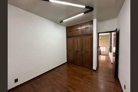 Casa à venda com 348m², 5 quartos e 6 vagas