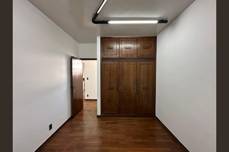 Casa à venda com 348m², 5 quartos e 6 vagas