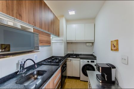 Apartamento à venda com 34m², 2 quartos e sem vaga Apartamento à venda com 34m², 2 quartos e sem vagaCozinha e Área de Serviço