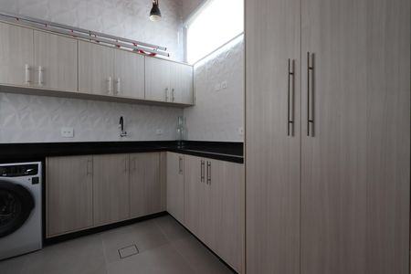 Casa à venda com 240m², 3 quartos e 2 vagasLavanderia