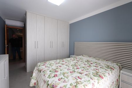 Suíte Master de casa à venda com 3 quartos, 240m² em Vila Lucia, São Paulo