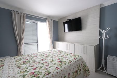 Suíte Master de casa à venda com 3 quartos, 240m² em Vila Lucia, São Paulo