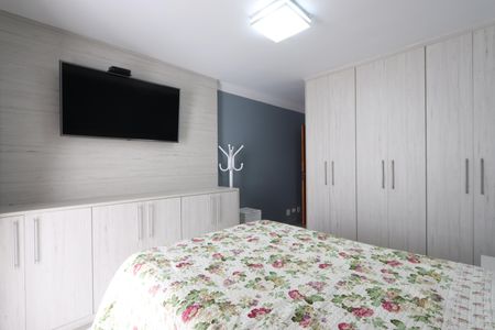 Suíte Master de casa à venda com 3 quartos, 240m² em Vila Lucia, São Paulo