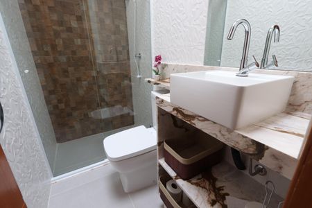 Casa à venda com 240m², 3 quartos e 2 vagasBanheiro da Suíte 2