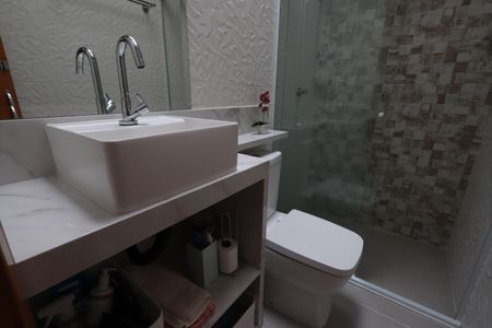 Casa à venda com 240m², 3 quartos e 2 vagasBanheiro da Suíte Master