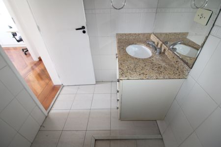 Apartamento para alugar com 60m², 3 quartos e sem vagaBanheiro