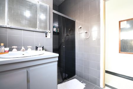 Casa à venda com 135m², 3 quartos e 1 vagaBanheiro