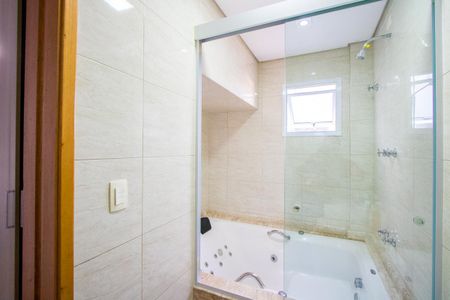 Apartamento à venda com 180m², 3 quartos e 2 vagasBanheiro do quarto 1