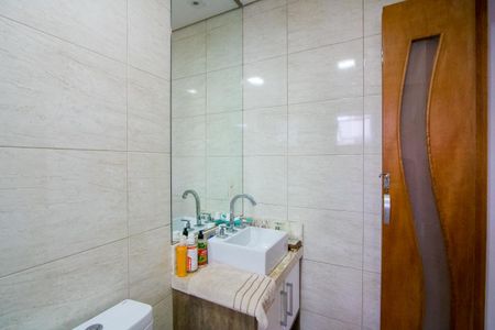 Apartamento à venda com 180m², 3 quartos e 2 vagasBanheiro do quarto 1