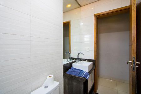 Apartamento à venda com 180m², 3 quartos e 2 vagasBanheiro social 1