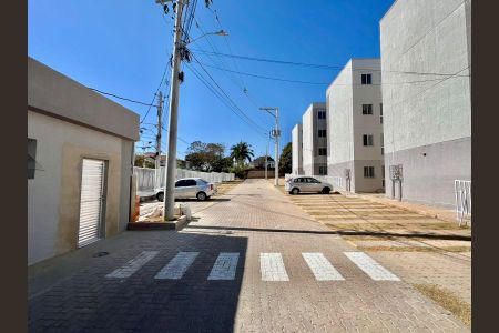 Apartamento para alugar com 41m², 2 quartos e 1 vaga Apartamento para alugar com 41m², 2 quartos e 1 vagaGaragens