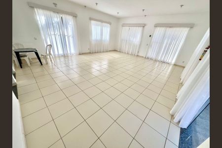 Apartamento para alugar com 41m², 2 quartos e 1 vaga Apartamento para alugar com 41m², 2 quartos e 1 vagaÁrea comum - Salão de festas
