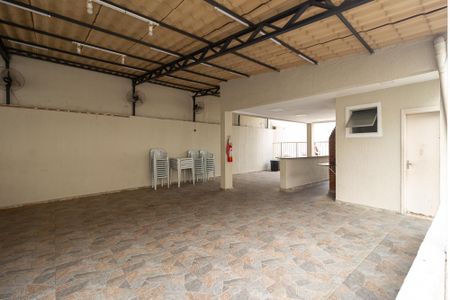 Apartamento para alugar com 45m², 2 quartos e 1 vaga Apartamento para alugar com 45m², 2 quartos e 1 vagaÁrea comum - Salão de festas