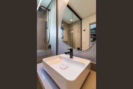 Apartamento à venda com 400m², 4 quartos e 5 vagasBanheiro do Quarto 2