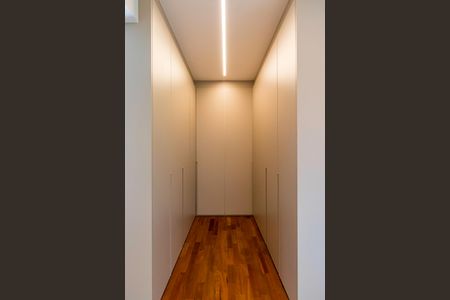 Apartamento à venda com 400m², 4 quartos e 5 vagasQuarto 4