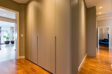 Apartamento à venda com 400m², 4 quartos e 5 vagasCorredor