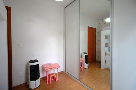 Apartamento à venda com 120m², 4 quartos e 2 vagasQuarto 4