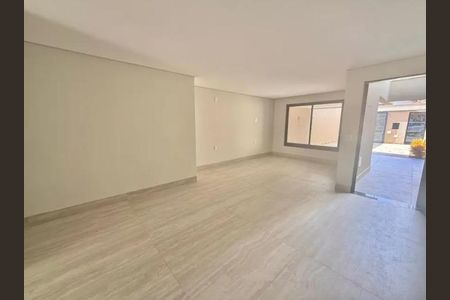 Casa à venda com 180m², 4 quartos e 5 vagas