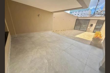 Casa à venda com 180m², 4 quartos e 5 vagas