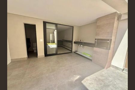 Casa à venda com 180m², 4 quartos e 5 vagas
