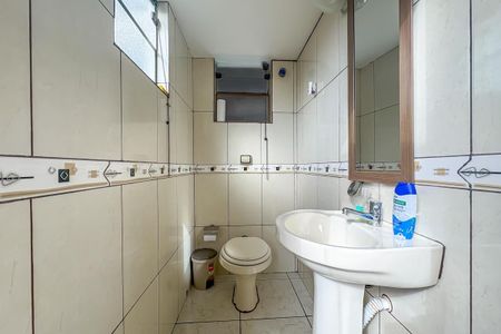 Casa à venda com 192m², 3 quartos e 2 vagas Casa à venda com 192m², 3 quartos e 2 vagasBanheiro de Serviço