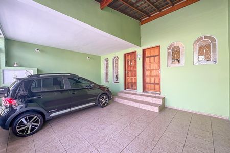 Casa à venda com 192m², 3 quartos e 2 vagas Casa à venda com 192m², 3 quartos e 2 vagasÁrea Externa