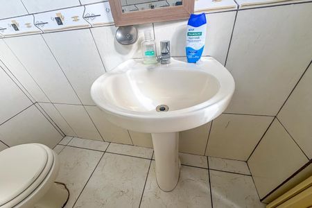 Casa à venda com 192m², 3 quartos e 2 vagas Casa à venda com 192m², 3 quartos e 2 vagasBanheiro de Serviço