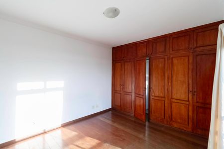Apartamento à venda com 150m², 3 quartos e 2 vagasSuíte