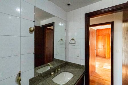 Apartamento à venda com 150m², 3 quartos e 2 vagasBanheiro social