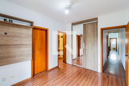 Casa à venda com 250m², 5 quartos e 5 vagas Casa à venda com 250m², 5 quartos e 5 vagasSuíte 1