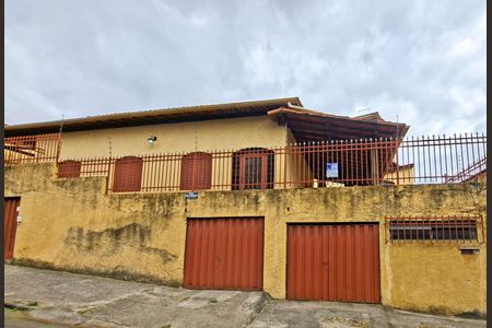 Casa para alugar com 270m², 3 quartos e 2 vagasFachada