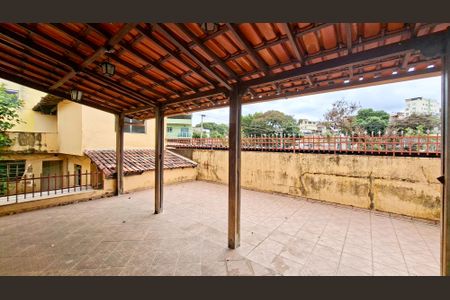 Casa para alugar com 270m², 3 quartos e 2 vagasVaranda