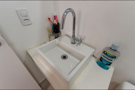 Apartamento à venda com 38m², 2 quartos e sem vaga Apartamento à venda com 38m², 2 quartos e sem vagaBanheiro