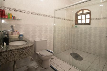 Casa à venda com 232m², 3 quartos e 2 vagasBanheiro 3