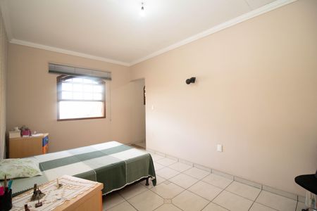 Casa à venda com 232m², 3 quartos e 2 vagasQuarto 2