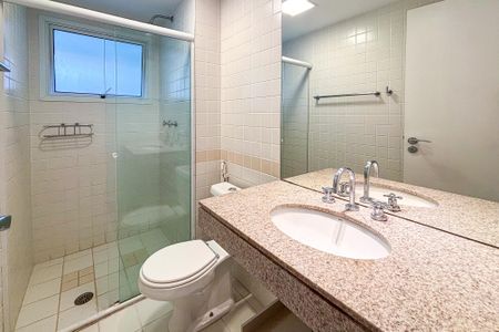 Apartamento para alugar com 48m², 1 quarto e 1 vaga Apartamento para alugar com 48m², 1 quarto e 1 vagaBanheiro da Suíte