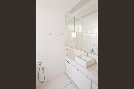 Apartamento para alugar com 395m², 5 quartos e 2 vagasBanheiro da Suíte