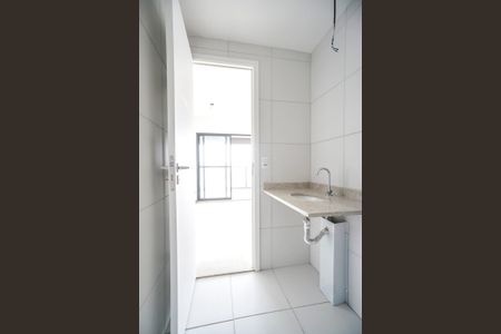 Apartamento para alugar com 72m², 2 quartos e 1 vaga Apartamento para alugar com 72m², 2 quartos e 1 vagaBanheiro social