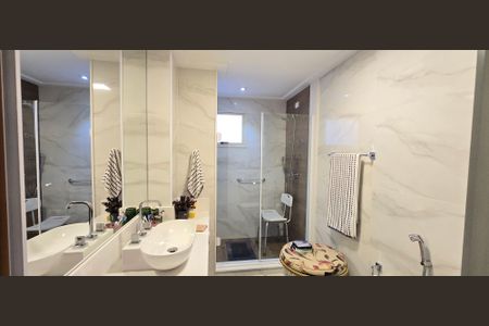 Apartamento para alugar com 198m², 3 quartos e 2 vagasBanheiro da Suíte 1