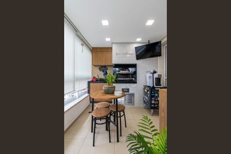 Apartamento à venda com 93m², 2 quartos e 2 vagasSala