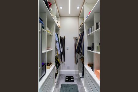 Apartamento à venda com 93m², 2 quartos e 2 vagasCloset do quarto 2