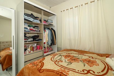 Casa à venda com 120m², 4 quartos e 5 vagasQuarto 4 casa fundos