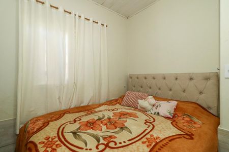 Casa à venda com 120m², 4 quartos e 5 vagasQuarto 4 casa fundos