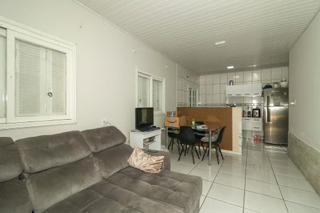 Casa à venda com 120m², 4 quartos e 5 vagasSala casa fundos