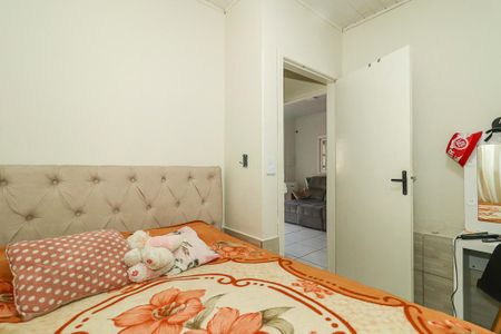 Casa à venda com 120m², 4 quartos e 5 vagasQuarto 4 casa fundos