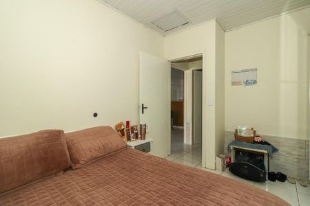 Casa à venda com 120m², 4 quartos e 5 vagasQuarto 3 casa fundos