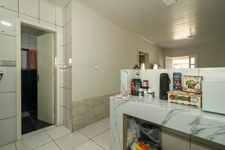 Casa à venda com 120m², 4 quartos e 5 vagasCozinha casa fundos