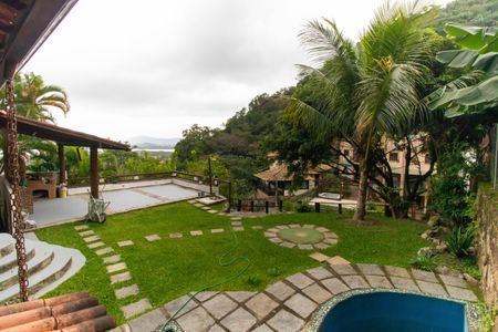 Casa de condomínio para alugar com 250m², 5 quartos e 2 vagasÁrea externa